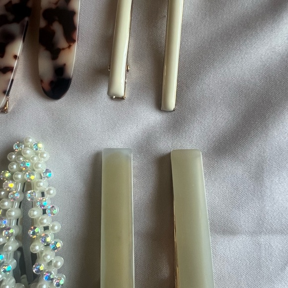 Hair Clips - Picture 2 of 7